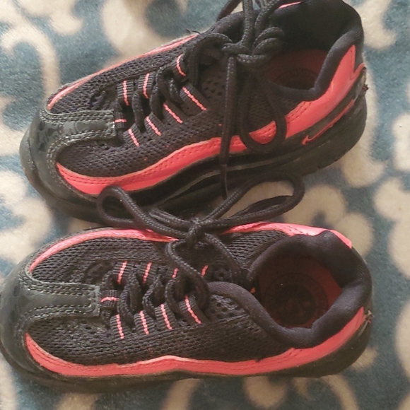 KIDS NIKE MAX AIR Running 🏃♀️ Shoes RED & WHITE - Picture 1 of 7